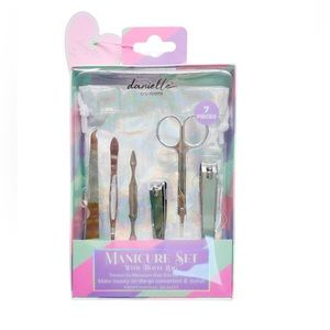 NIB Danielle Manicure 7 piece set